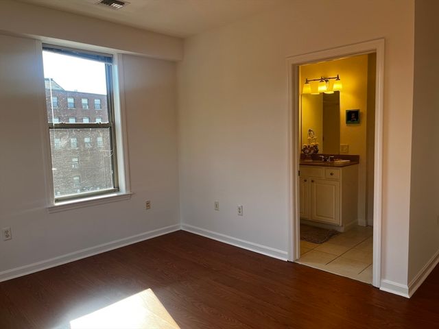 70 Washington St 207, Haverhill, MA 01832