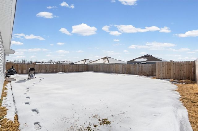 1402 S Pampas, Siloam Springs, AR 72761