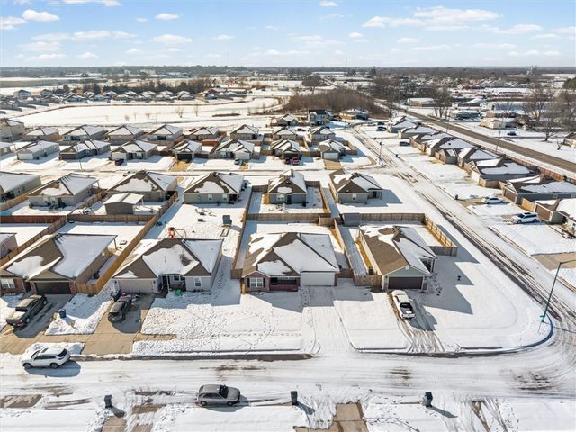 1402 S Pampas, Siloam Springs, AR 72761