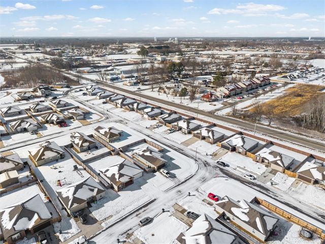 1402 S Pampas, Siloam Springs, AR 72761