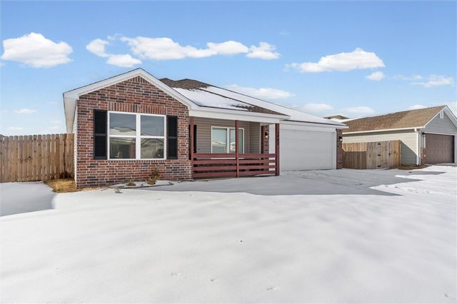 1402 S Pampas, Siloam Springs, AR 72761