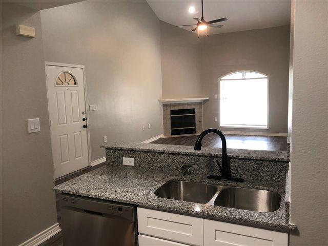 3421 McFarlin Boulevard 11, University Park, TX 75205