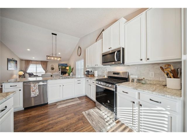 7737 205th Street, Lakeville, MN 55044