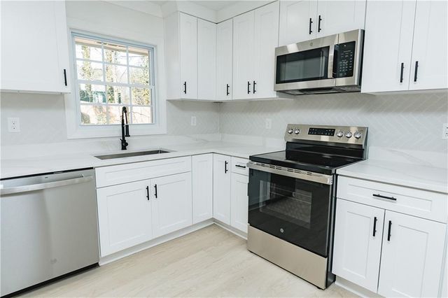 419 Lockridge Lane, Lawrenceville, GA 30046