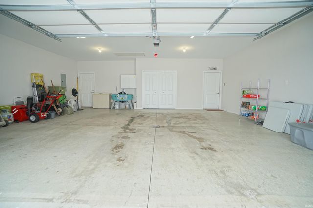 3990 E Kings Pass, Warsaw, IN 46582