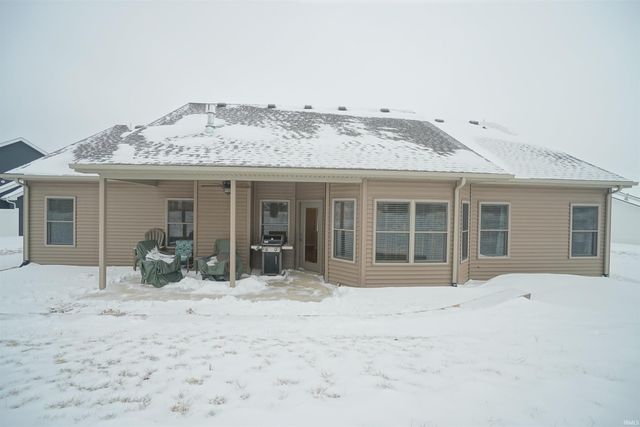 3990 E Kings Pass, Warsaw, IN 46582