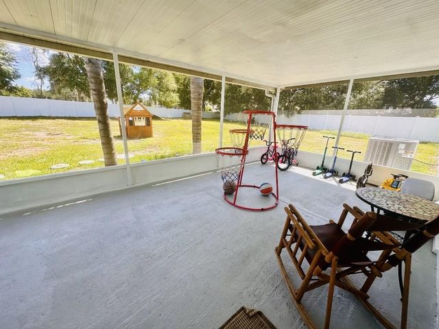 1831 KIM ACRES LANE, Dover, FL 33527