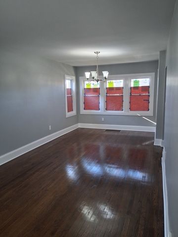 2105 S 7th Avenue, Maywood, IL 60153