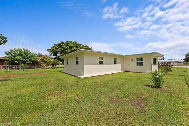 1212 Barnsdale ST, Lehigh Acres, FL 33936