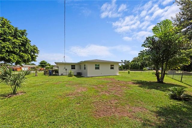 1212 Barnsdale ST, Lehigh Acres, FL 33936