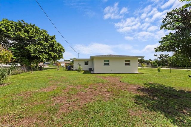 1212 Barnsdale ST, Lehigh Acres, FL 33936