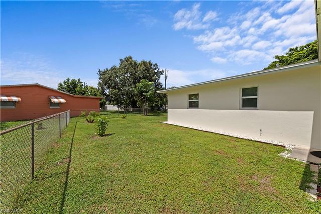 1212 Barnsdale ST, Lehigh Acres, FL 33936