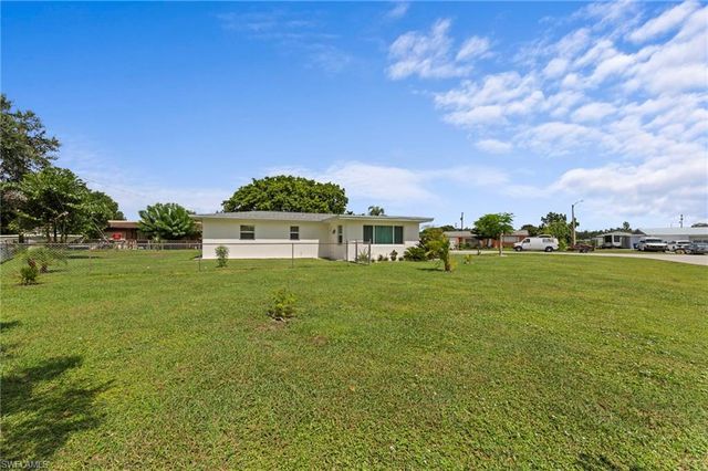 1212 Barnsdale ST, Lehigh Acres, FL 33936