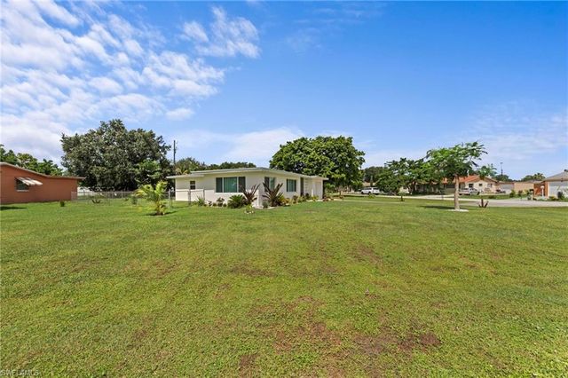 1212 Barnsdale ST, Lehigh Acres, FL 33936