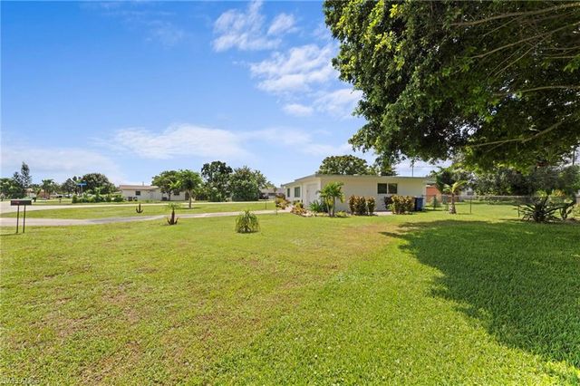1212 Barnsdale ST, Lehigh Acres, FL 33936