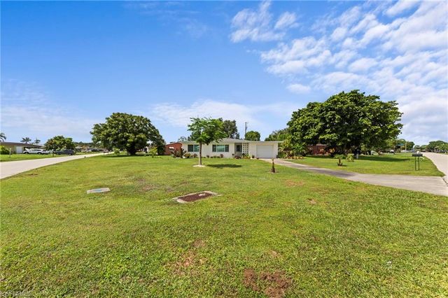 1212 Barnsdale ST, Lehigh Acres, FL 33936