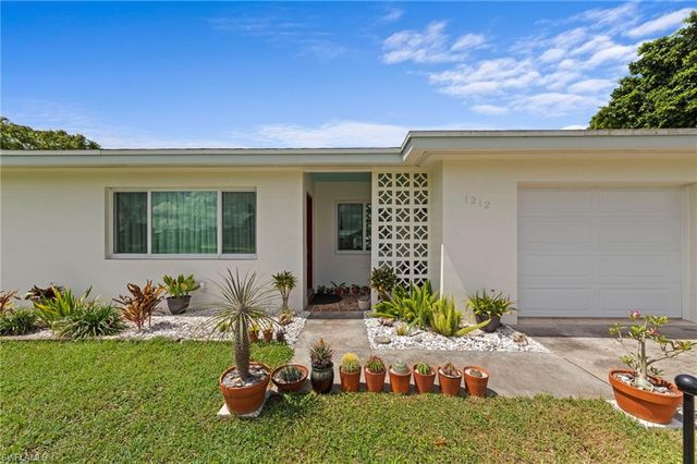 1212 Barnsdale ST, Lehigh Acres, FL 33936