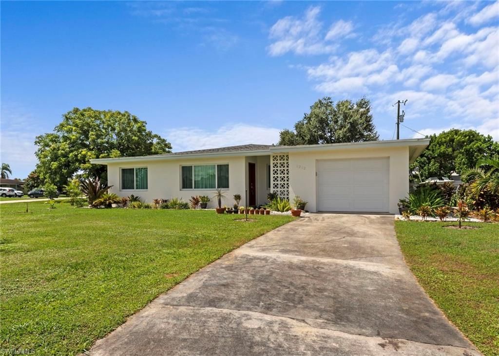 1212 Barnsdale ST, Lehigh Acres, FL 33936