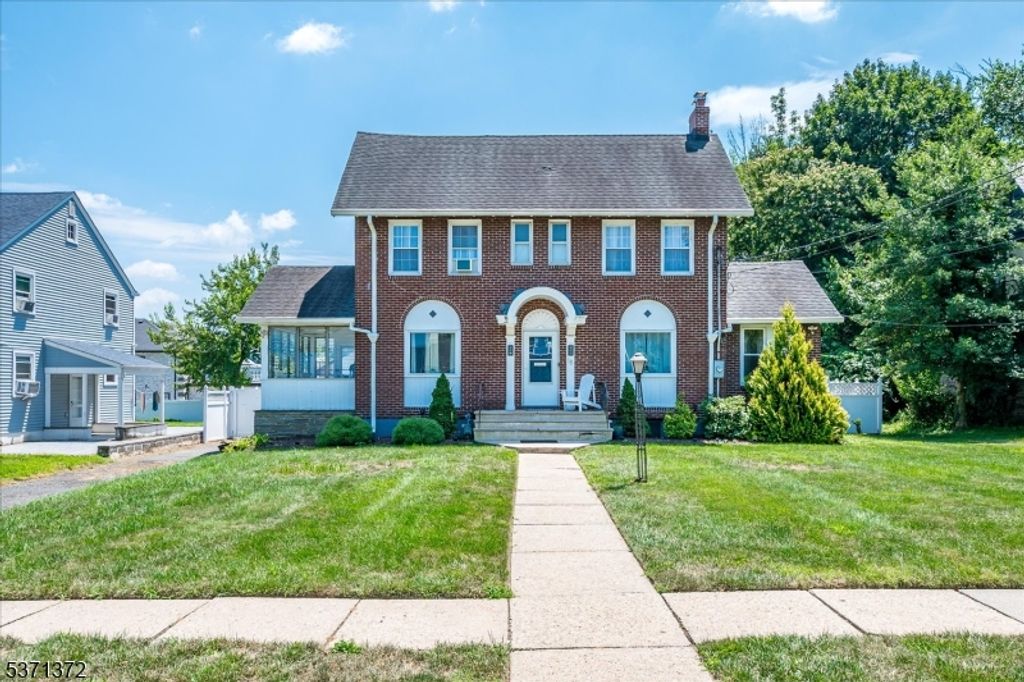 12 Malden Ter 18, Elizabeth City, NJ 07208