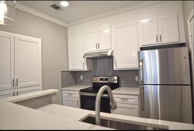 7340 Skillman Street 101, Dallas, TX 75231