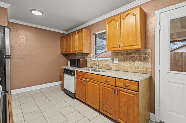 126 Lynnwood Place, Lewisville, TX 75067