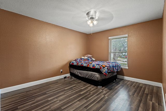 126 Lynnwood Place, Lewisville, TX 75067