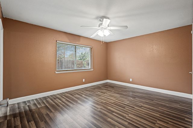 126 Lynnwood Place, Lewisville, TX 75067