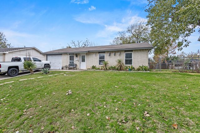 126 Lynnwood Place, Lewisville, TX 75067