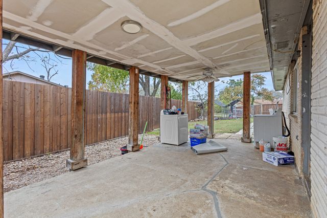 126 Lynnwood Place, Lewisville, TX 75067