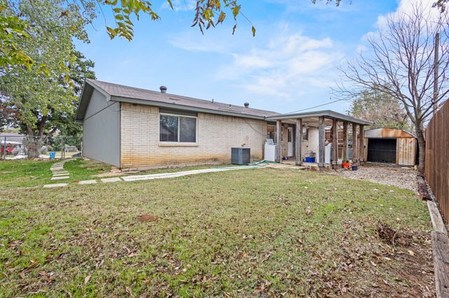 126 Lynnwood Place, Lewisville, TX 75067