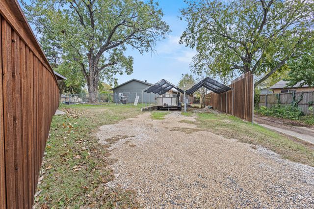 126 Lynnwood Place, Lewisville, TX 75067