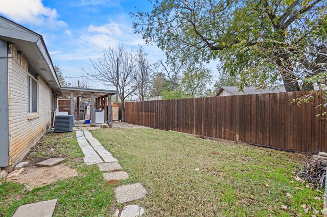 126 Lynnwood Place, Lewisville, TX 75067