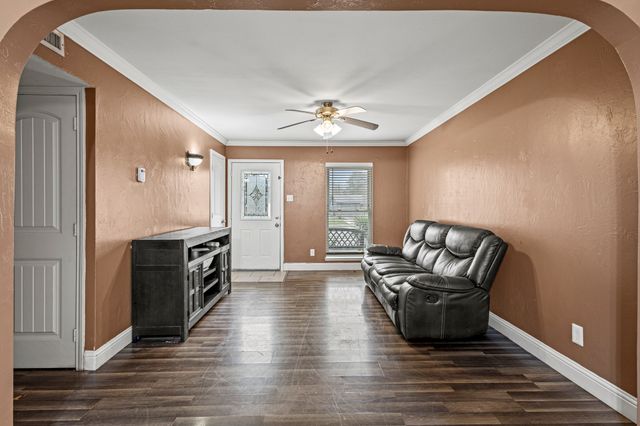 126 Lynnwood Place, Lewisville, TX 75067