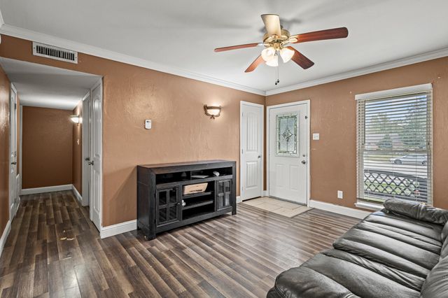 126 Lynnwood Place, Lewisville, TX 75067