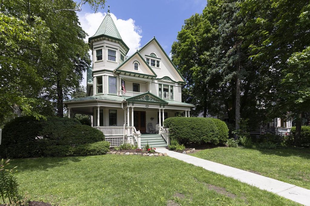 622 W Main STREET, Whitewater, WI 53190