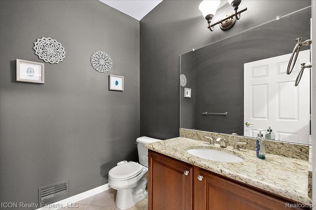 17542 Goldeneye Drive, Clinton Charter Township, MI 48038