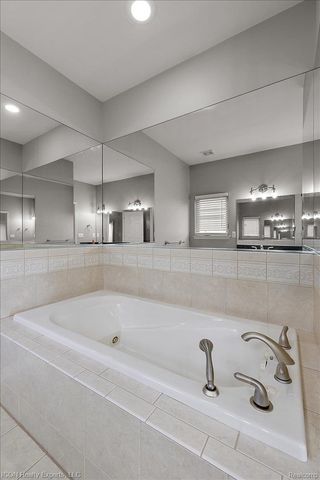 17542 Goldeneye Drive, Clinton Charter Township, MI 48038