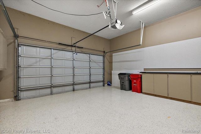 17542 Goldeneye Drive, Clinton Charter Township, MI 48038