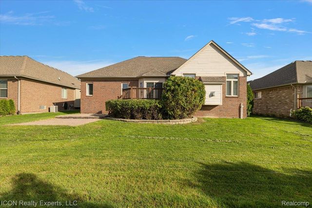 17542 Goldeneye Drive, Clinton Charter Township, MI 48038