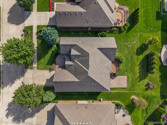 17542 Goldeneye Drive, Clinton Charter Township, MI 48038