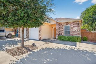 923 Moore Ave, Portland, TX 78374