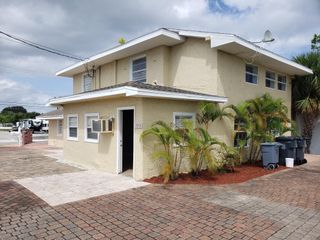 1011 S Hopkins Avenue B, Titusville, FL 32780