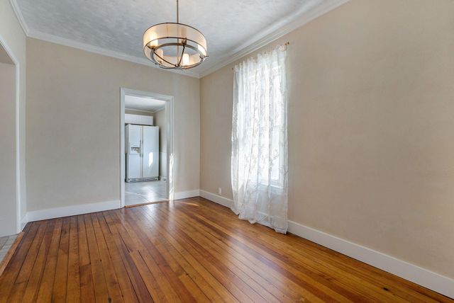 2036 N Johnston Avenue, Springfield, MO 65803