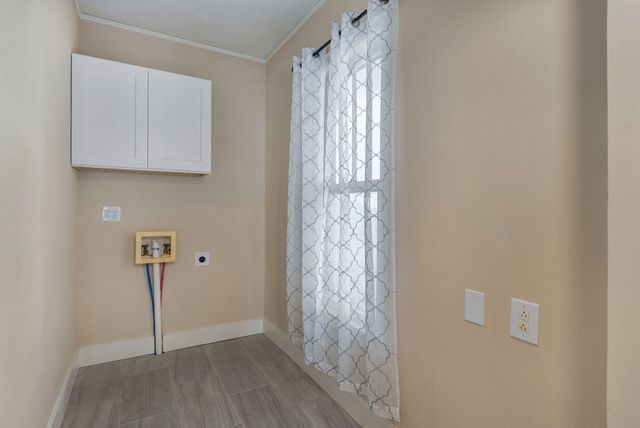 2036 N Johnston Avenue, Springfield, MO 65803