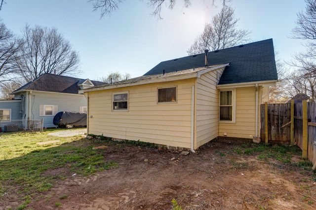 2036 N Johnston Avenue, Springfield, MO 65803