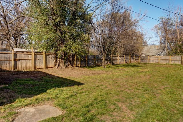2036 N Johnston Avenue, Springfield, MO 65803