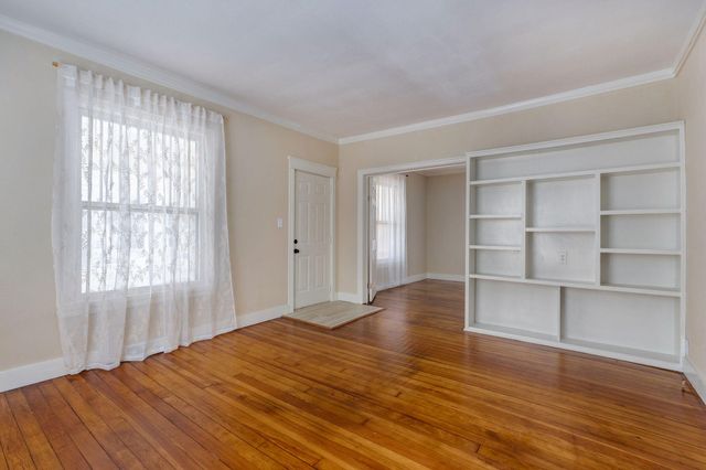 2036 N Johnston Avenue, Springfield, MO 65803