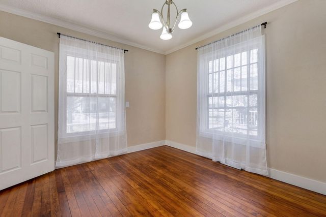 2036 N Johnston Avenue, Springfield, MO 65803