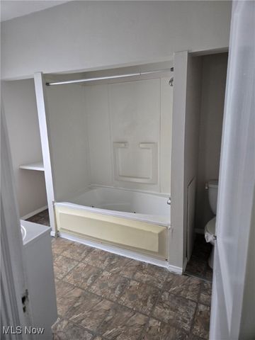 10002 Parkview Avenue, Garfield Heights, OH 44125