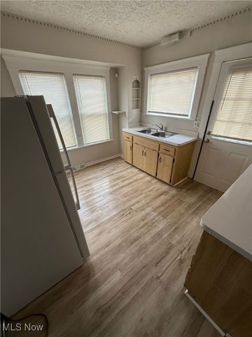 10002 Parkview Avenue, Garfield Heights, OH 44125